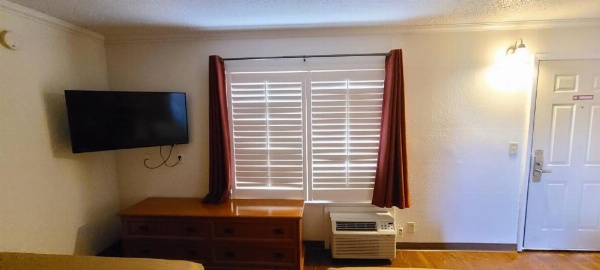 Drift Inn, LLC image 12