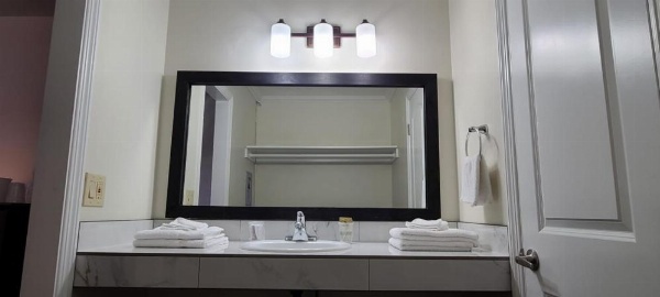 Drift Inn, LLC image 14